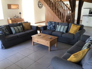 Smart TV, DVD player, stereo