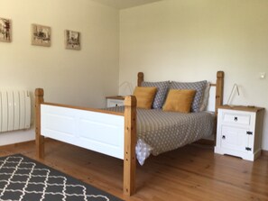 3 bedrooms, iron/ironing board, travel cot, free WiFi