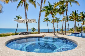 Pool - Casa Sueños: Oceanfront luxurious 5 beds 4 bathrooms villa (La Paz)
