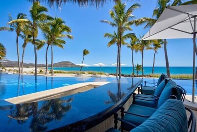 Casa Sueños: Oceanfront luxurious 5 beds 4 bathrooms villa