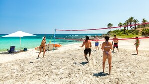 På stranden