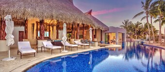 Marcela up: Oceanview 2 bedr with private balcony