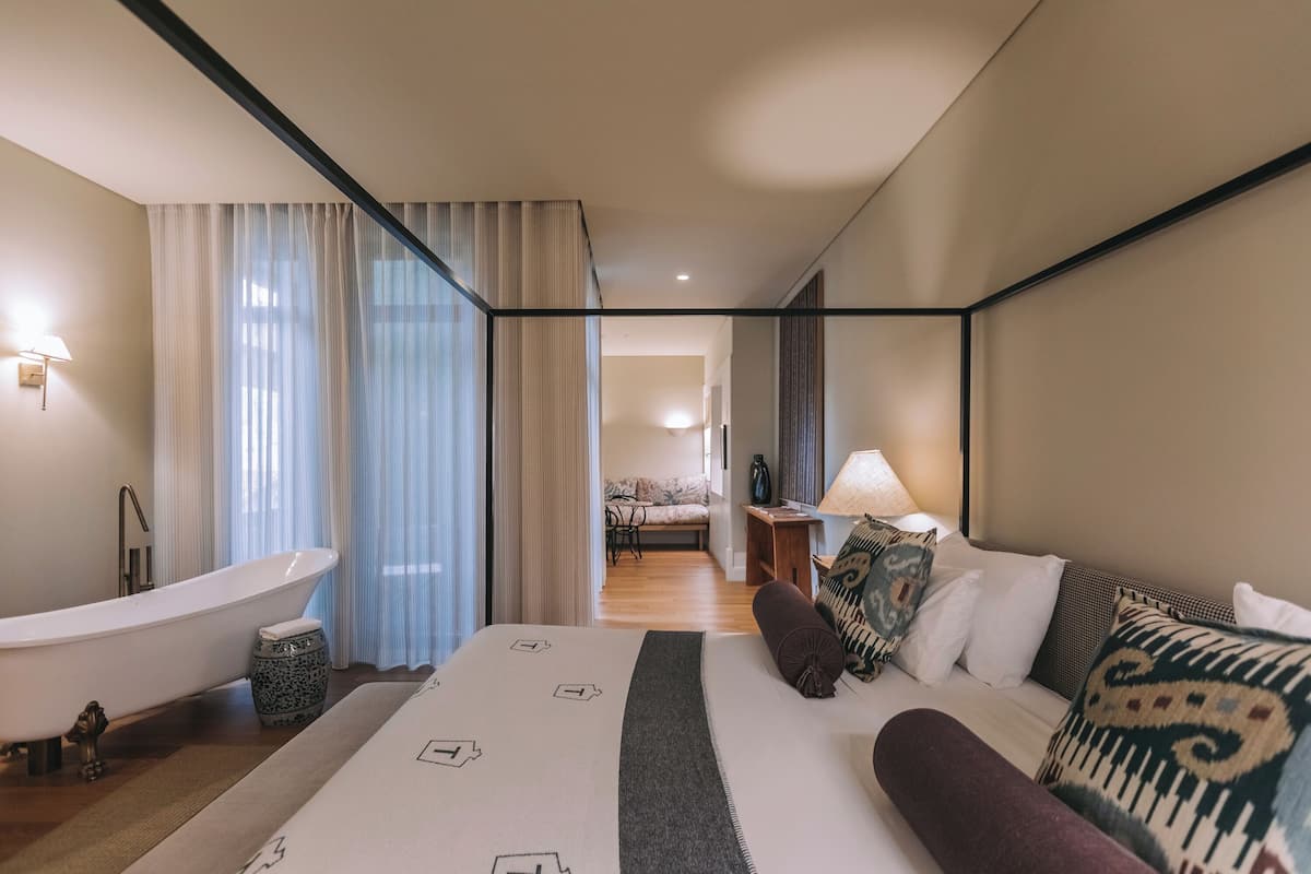 Habitació | Minibar, caixa forta a l'habitació i cortines opaques