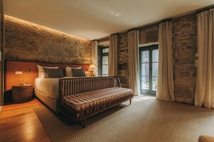 Classic | Minibar, in-room safe, blackout drapes, soundproofing