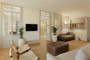 43-inch LED TV with digital channels