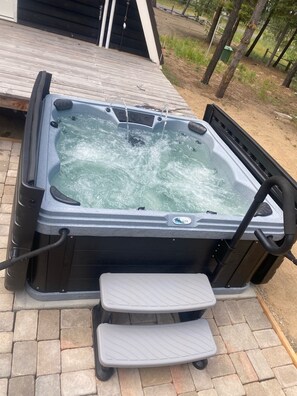 Bain à remous extérieur