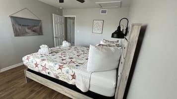 2 bedrooms, iron/ironing board, free WiFi, bed sheets
