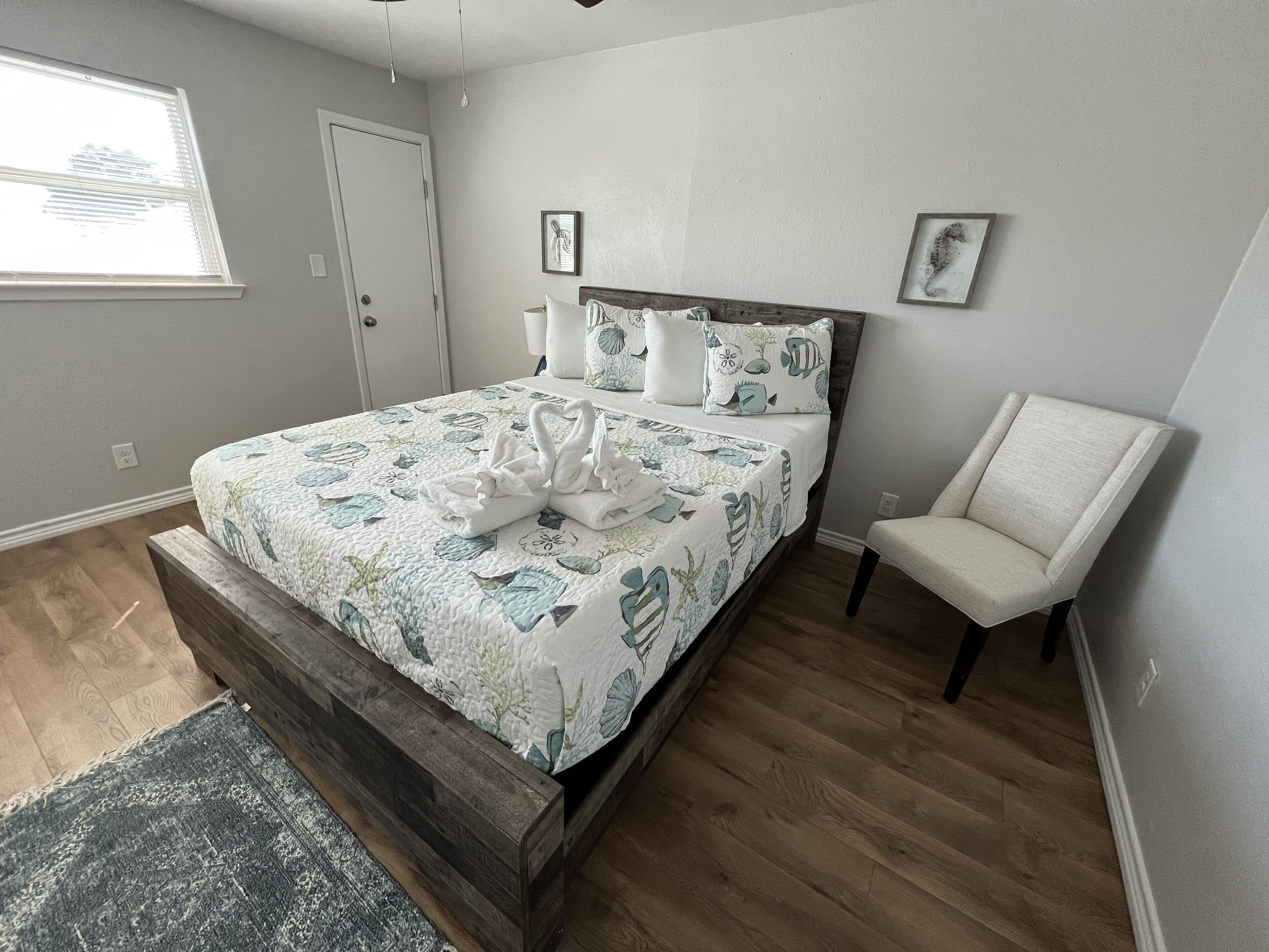 2 habitaciones, tabla de planchar con plancha, wifi y ropa de cama 