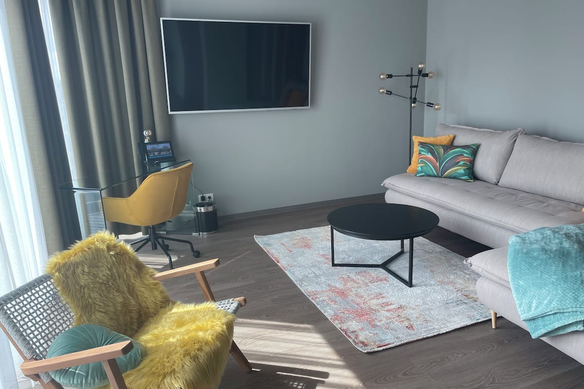 Appartement | Woonruimte | Een flatscreentelevisie