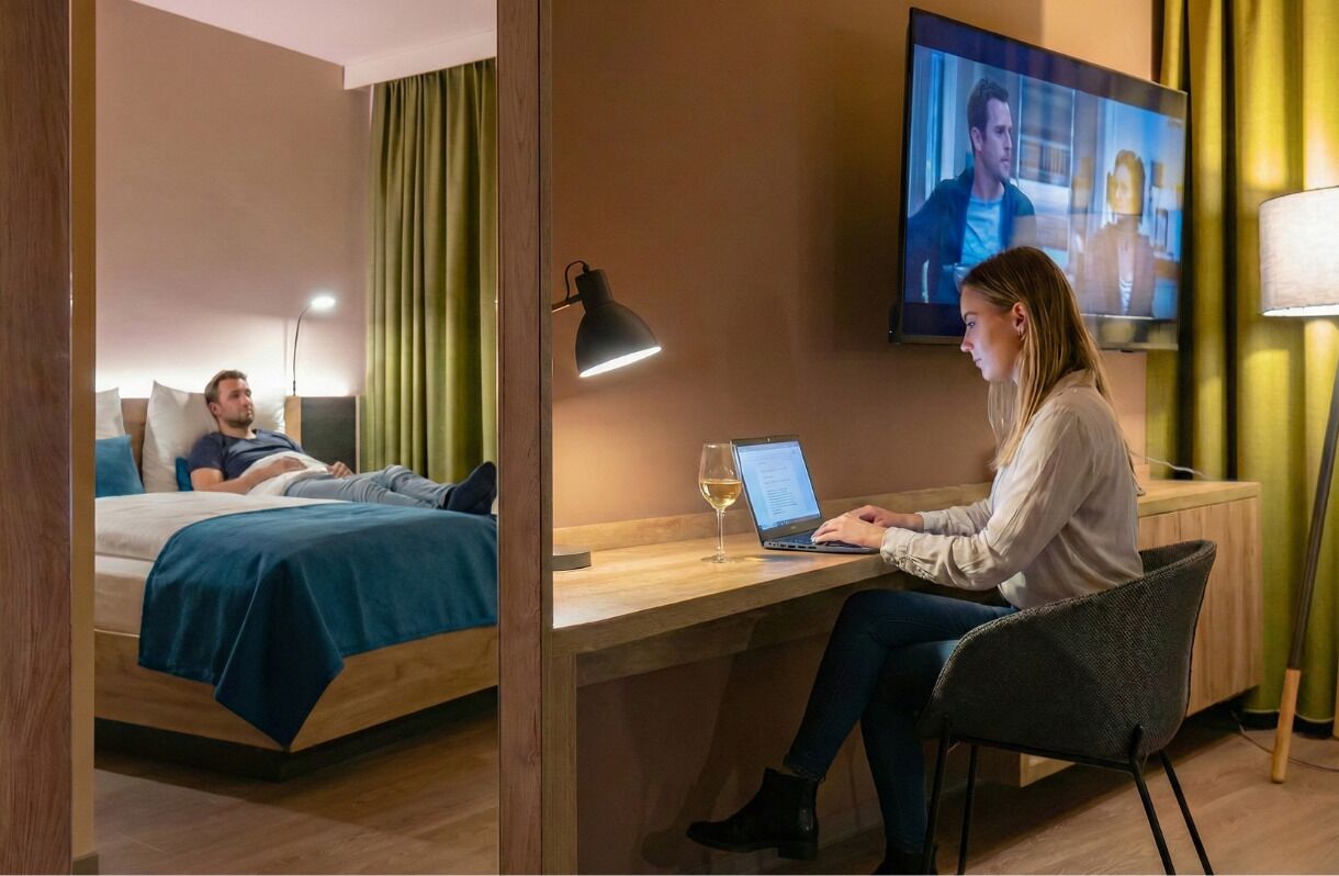 Doppelzimmer | Allergikerbettwaren, Schreibtisch, laptopgeeigneter Arbeitsplatz