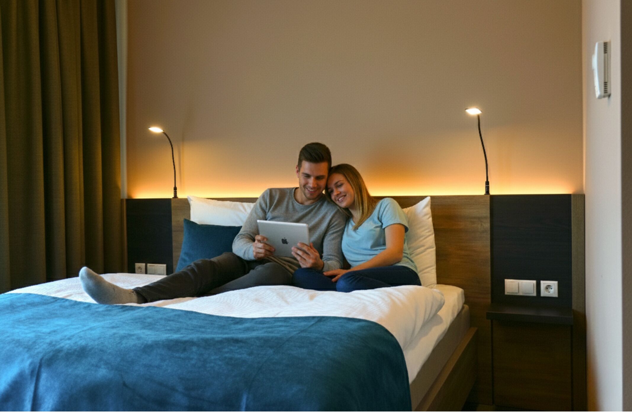 Doppelzimmer, zum Innenhof hin | Allergikerbettwaren, Schreibtisch, laptopgeeigneter Arbeitsplatz