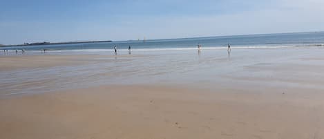 Beach nearby, sun-loungers