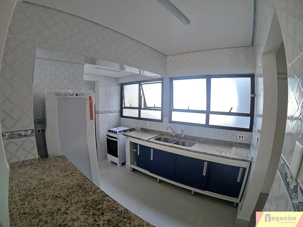 Duplex apartment on the sand in Boracéia