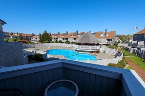 Pool - Amazing townhouse in oceanfront resort, pool, beach (Barnstable)