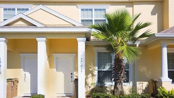 Townhouse | 3 kamar tidur dan didekorasi berbeda-beda