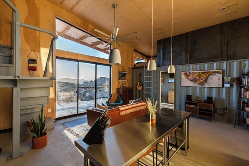 Off-Grid, Modern Cliff House