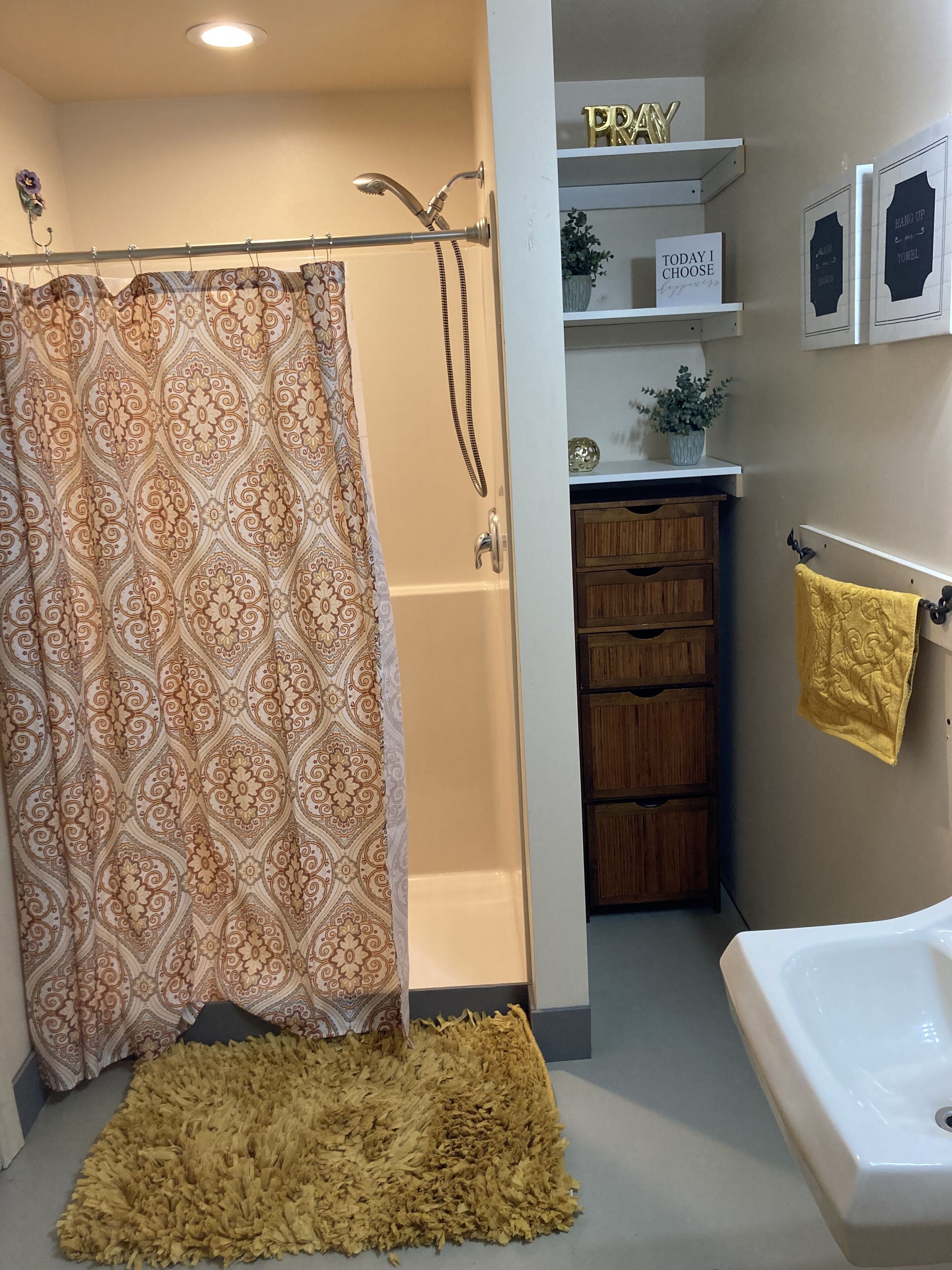 Super Studio in Allyn