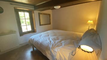 3 slaapkamers, een bureau, een strijkplank/strijkijzer, gratis wifi