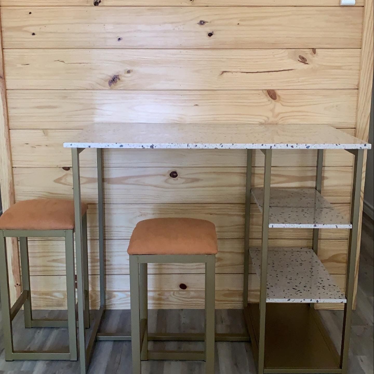 One of five modern bungalows- 1st Monday Trade Days, Music Festivals, East Texas