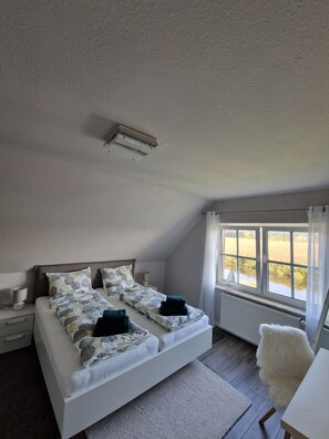 2 bedrooms, iron/ironing board, travel cot, WiFi