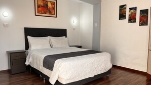Quarto casal | Roupas de cama antialérgicas, ferros/tábuas de passar roupa