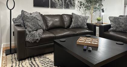 Beautiful and clean 2 BR (sleeps 6) apt 1/2 mile to Cooperstown All Star Village