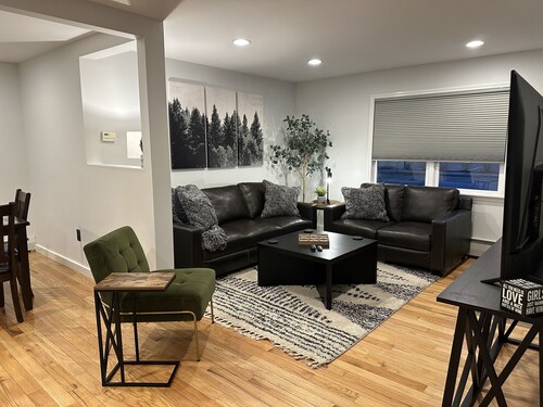 Beautiful and clean 2 BR (sleeps 6) apt 1/2 mile to Cooperstown All Star Village