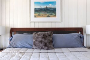 5 bedrooms, desk, iron/ironing board, free WiFi