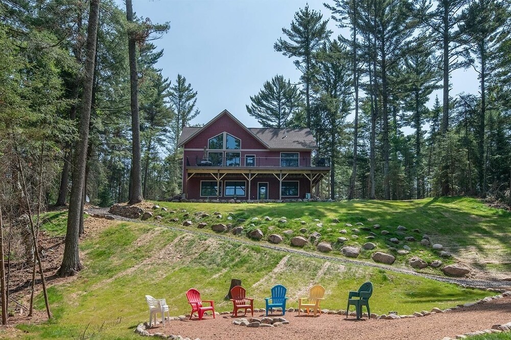 New & Cozy Cabin on Lake Content w/ 170' of Sand/Swimming Frontage!