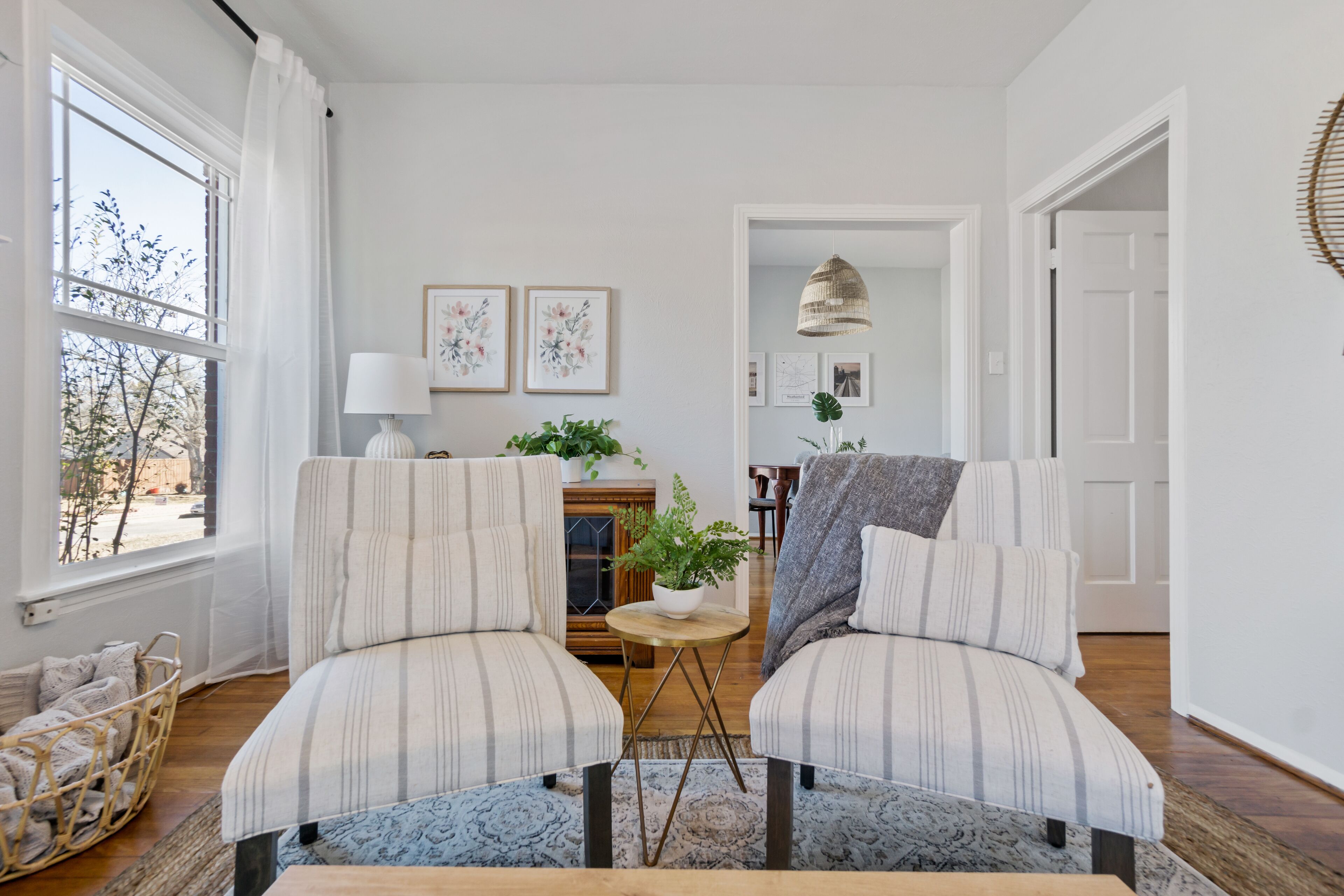 Quaint and Cozy Historic Home in Downtown Weatherford