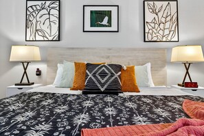 4 Schlafzimmer, Zimmersafe, Schreibtisch, Bügeleisen/Bügelbrett