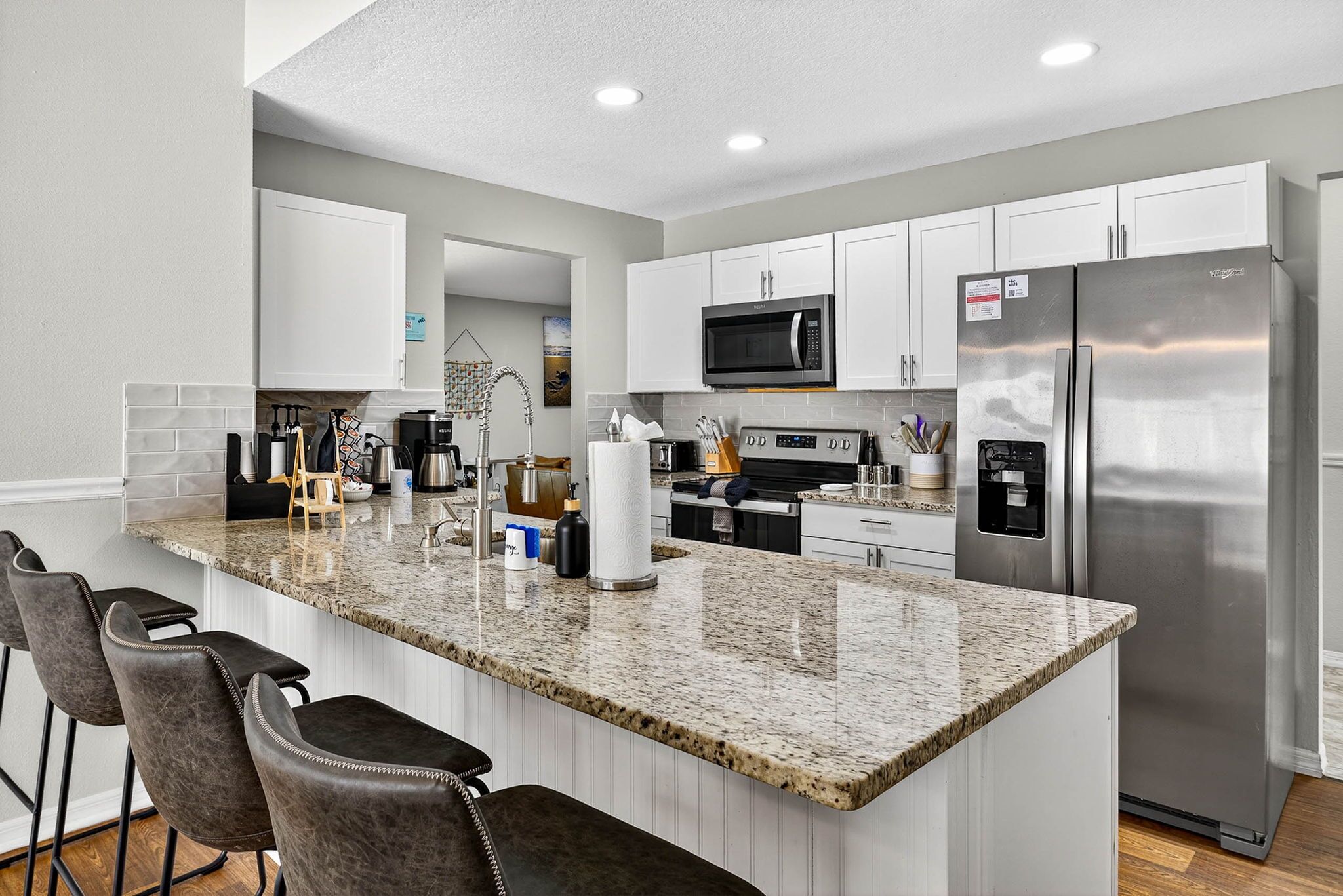 冰箱、微波炉、烤箱、炉灶