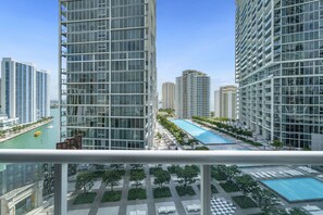 Property grounds - ICON W BRICKELL FANTASTIC POOL OCEAN 1BR/1BA/DEN #1901 (Miami)