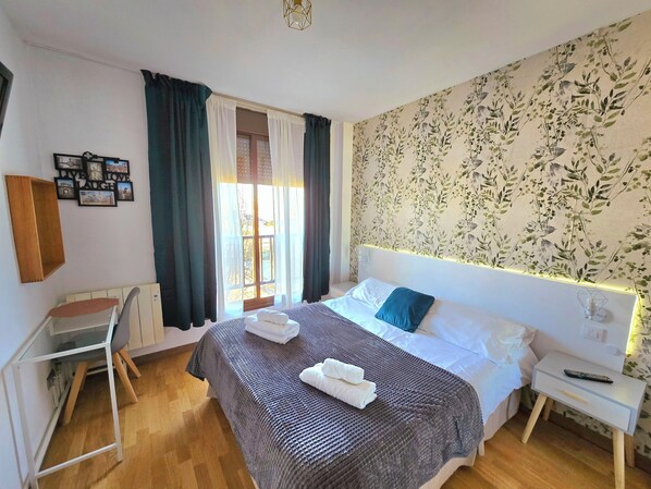 1 bedroom, iron/ironing board, WiFi - Airport, Airport, Wanda, Plenilunio, Ifema, Cun, Wifi (Madrid)