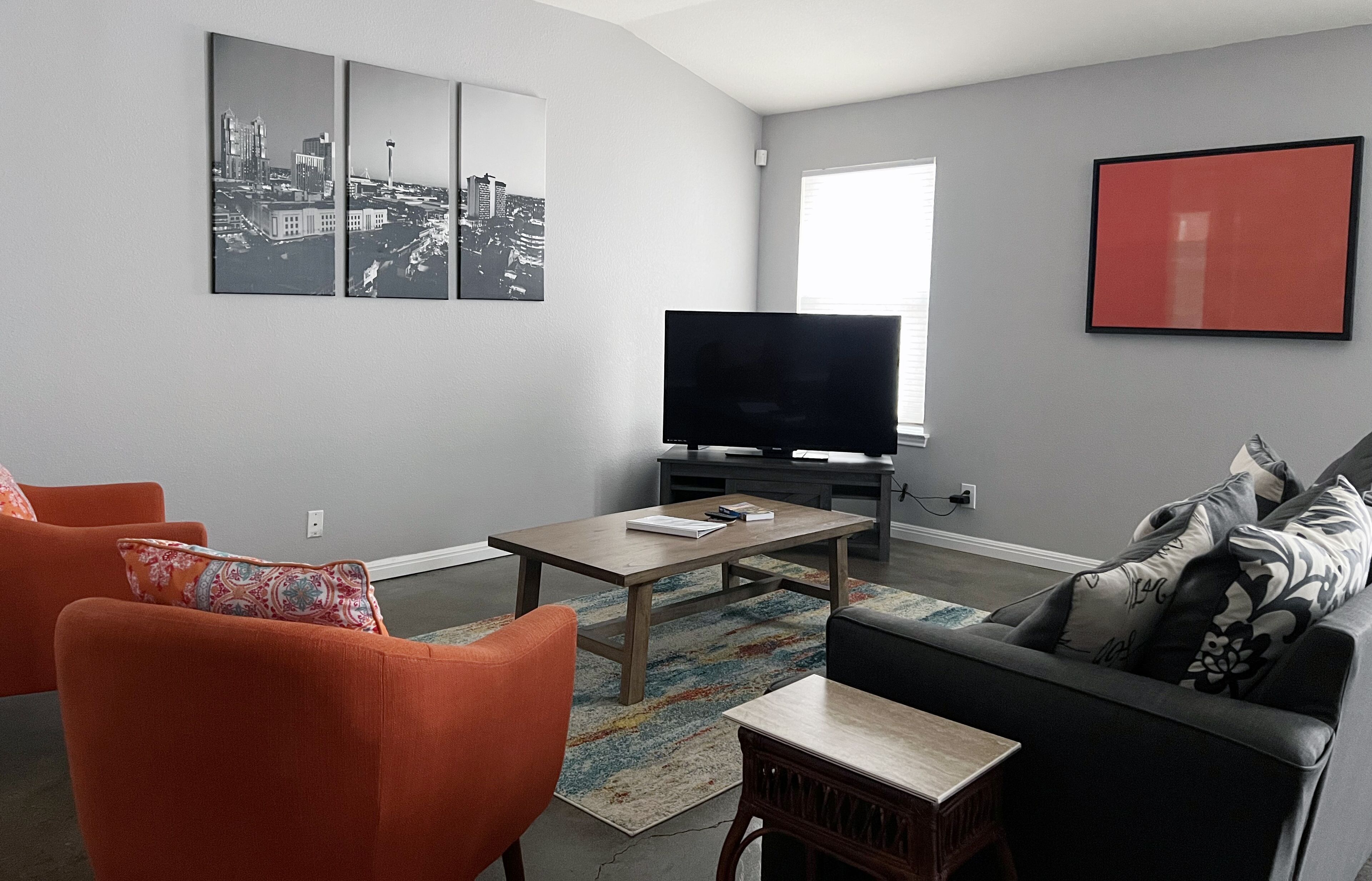 5 mins or less to Sea World! BMT Family Getaway, BBQ & firepit! 3b/2bth