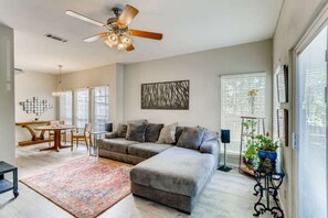 Smart TV - SXSW Condo - Close to All the Action (Austin)