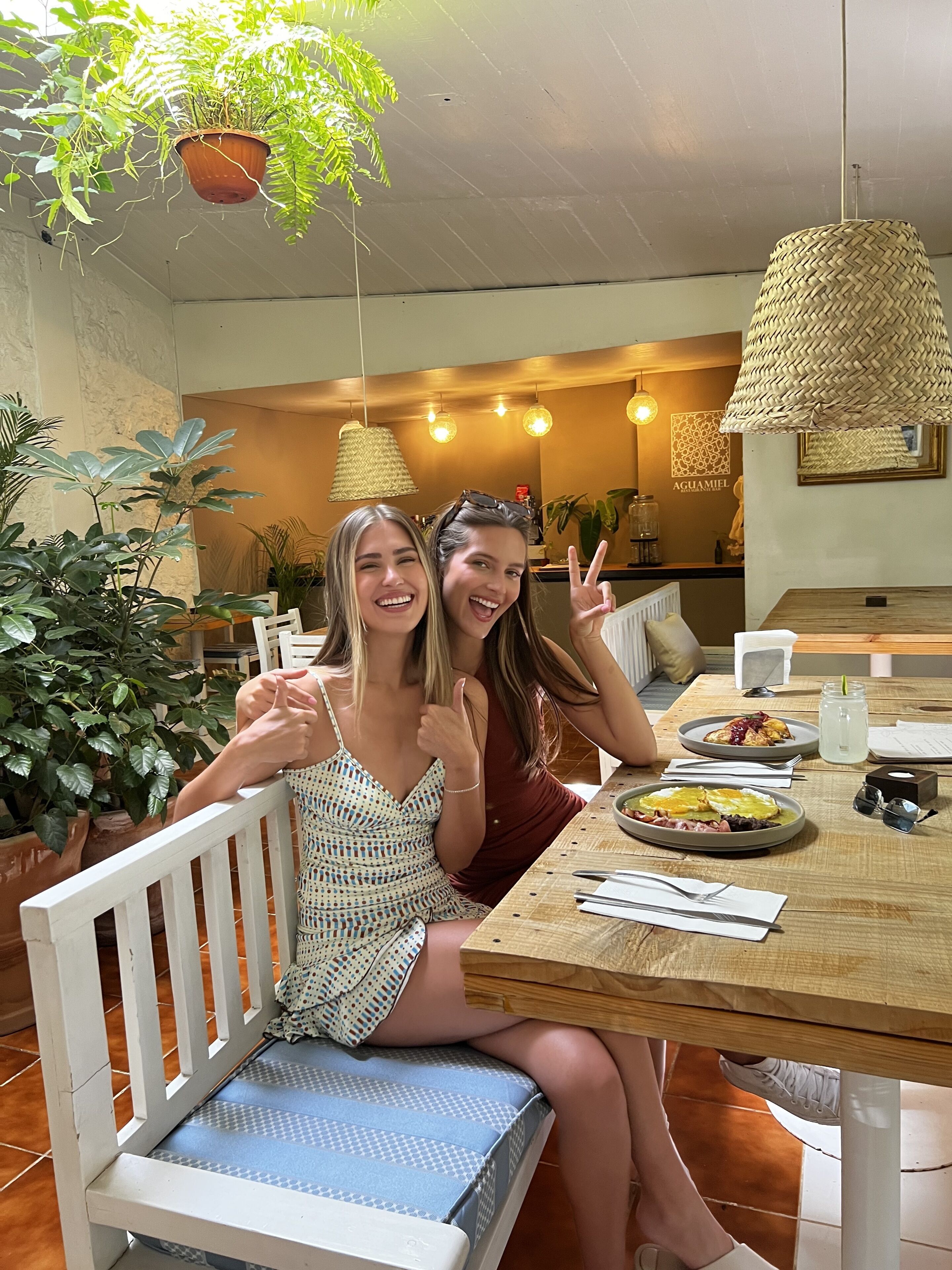 Petit déjeuner complet (195 MXN par personne)