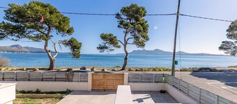 Villa with sea view, 3 bedrooms, mini pool, internet and bbq. A short distance from Puerto de Pollensa.