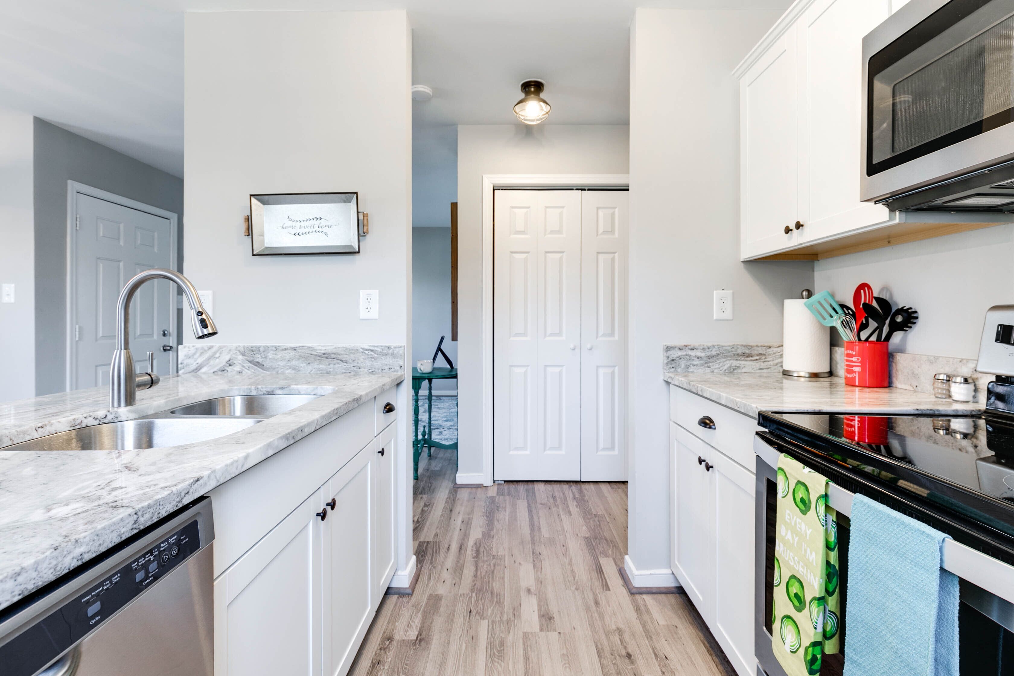 The Sunny ☀️ Cottage At Byrd Park