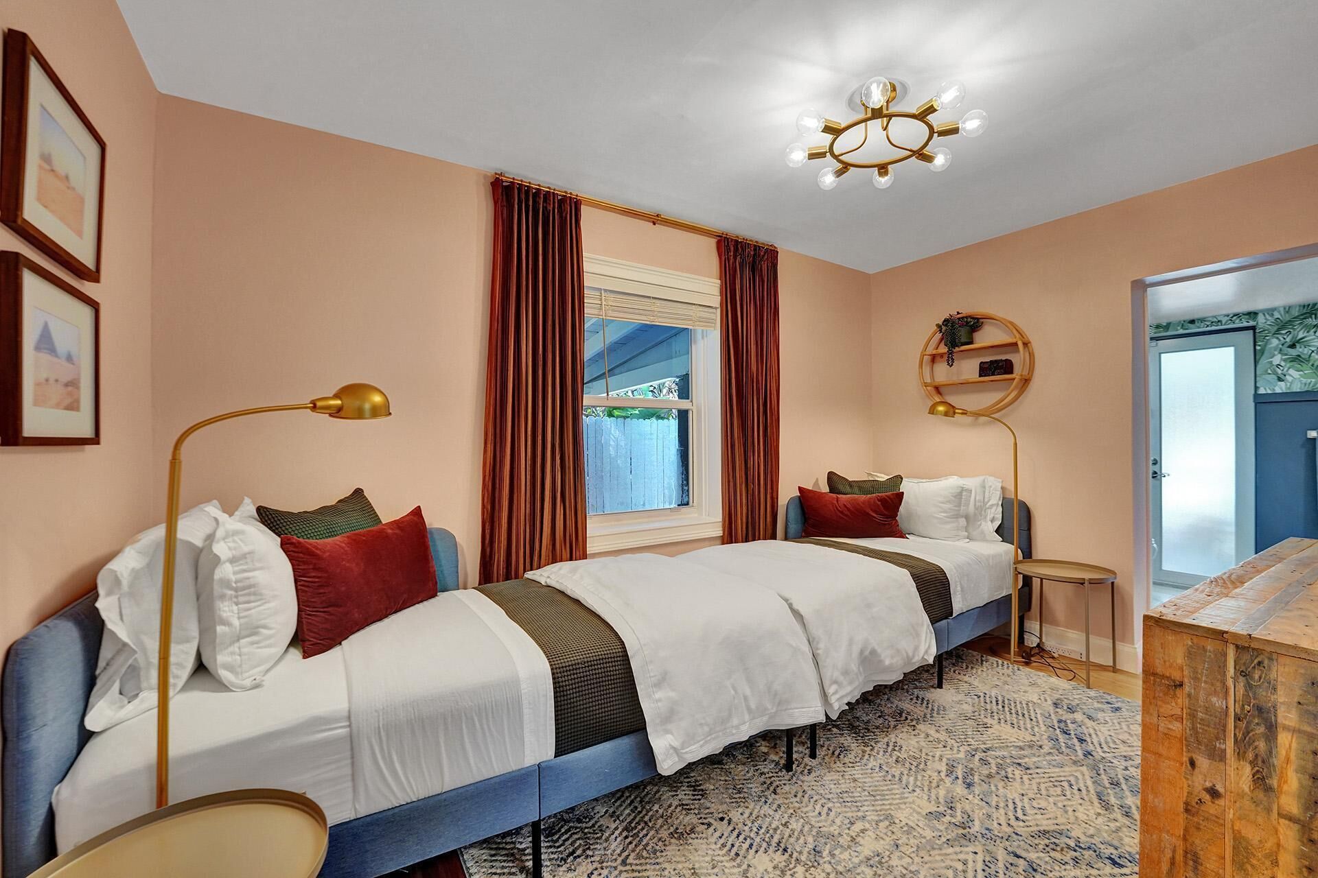 2 Bedroom \ 2 bath \ heated Salt Water Pool private house