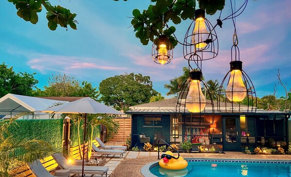 Outdoor pool, a heated pool - Heated Salt-Water Pool 2 BR Oasis / Pets OK • 5 min to Fort Lauderdale Beach (Fort Lauderdale)