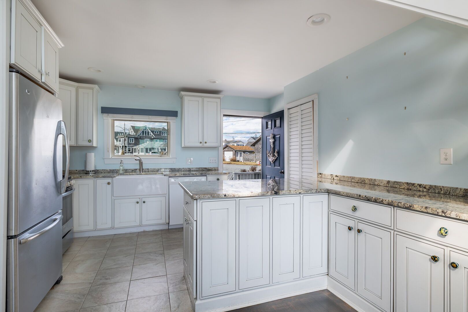 Oceanfront Escape in Point Judith!