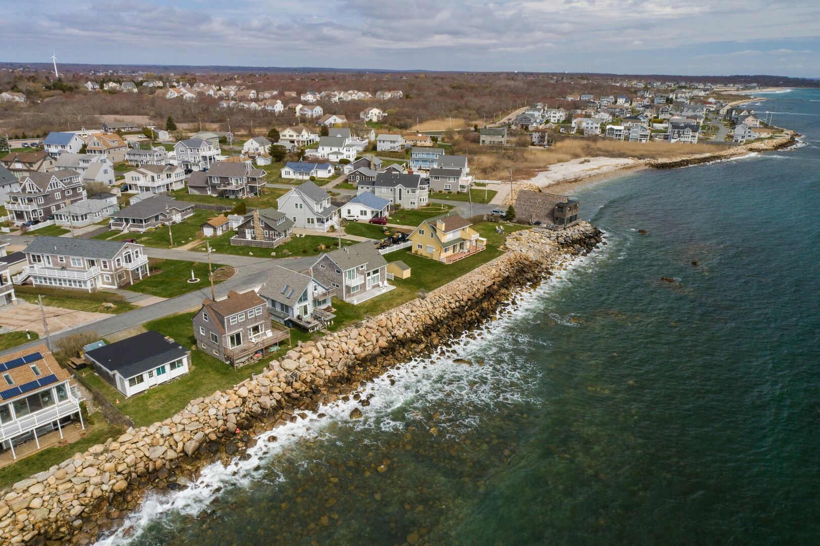 Oceanfront Escape in Point Judith!