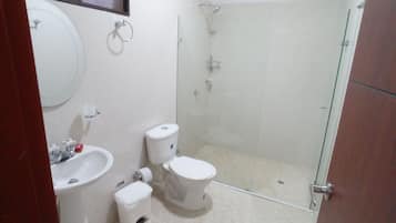 Superior Double Room | Bathroom | Shower, heated floors, towels, soap
