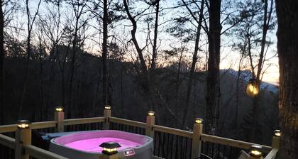 Limoncillo - Cabin 2, Cozy Cabin w/Hot Tub & Amazing Views!
