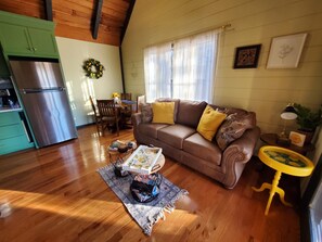 TV, books - Limoncillo - Cabin 2, Cozy Cabin w/Hot Tub & Amazing Views! (Sevierville)
