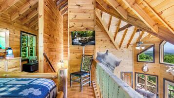 3 bedrooms, iron/ironing board, travel crib, free WiFi