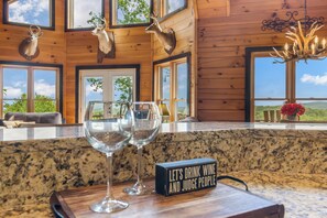 Interior - Family-Friendly Blue Ridge Log Cabin w Stunning Views-Free Flexible Check In-Out (Blue Ridge)