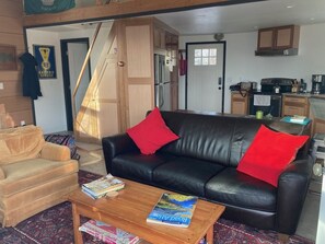 Een smart-tv, een dvd-speler en een filmbibliotheek