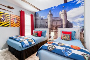 6 bedrooms, desk, iron/ironing board, free WiFi